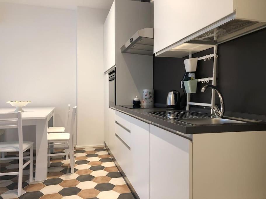 Ippolito - Elegante Bilocale In Centro Storico Apartment *